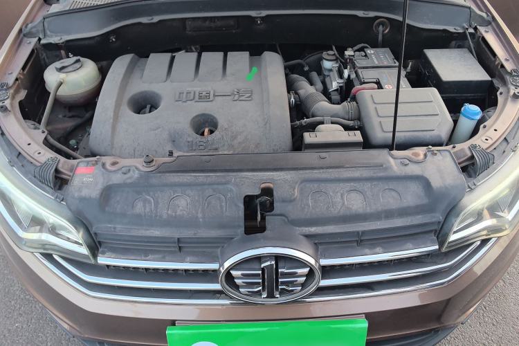 Used FAW Senya R7 2016 1.6L Manual Luxury Model Engine Bay