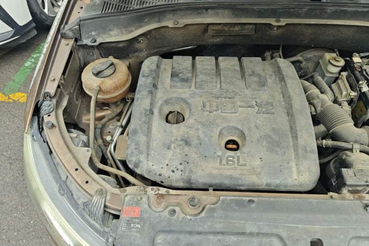 Used FAW Senya R7 2016 1.6L Manual Smart Version Engine Bay Right
