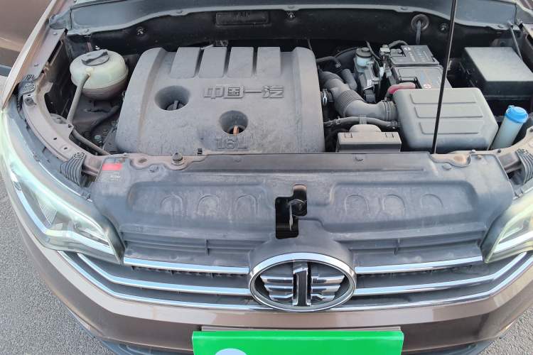 Used FAW Senya R7 2016 1.6L Manual Luxury Model Engine Bay Right