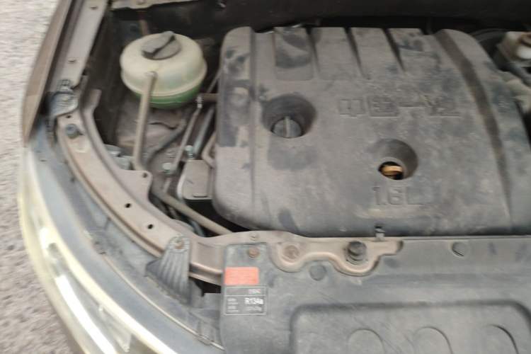 Used FAW Senya R7 2016 1.6L Manual Smart Version Engine Bay Right