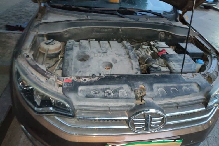Used FAW Senya R7 2016 1.6L Manual Luxury Version Engine Bay