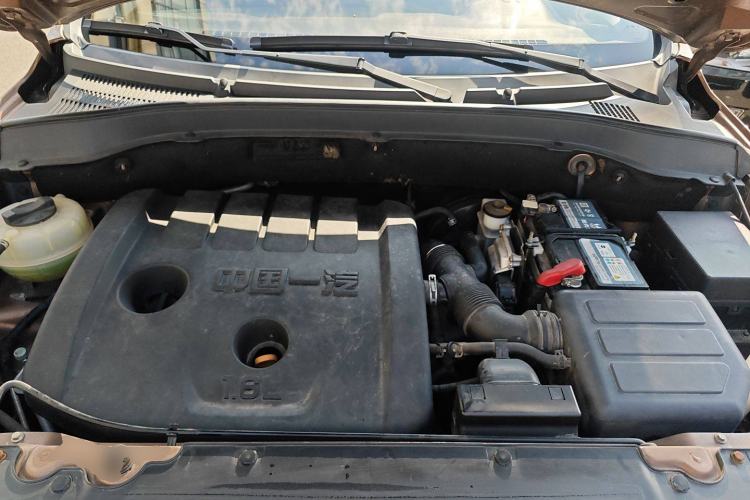 Used FAW Senya R7 2016 1.6L Manual Luxury Model Engine Bay