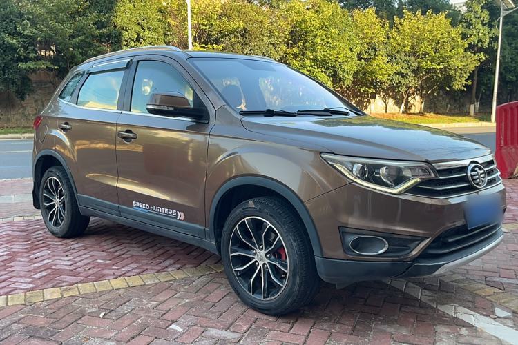 Used FAW Senya R7 2016 1.6L Manual Luxury Model Exterior 2