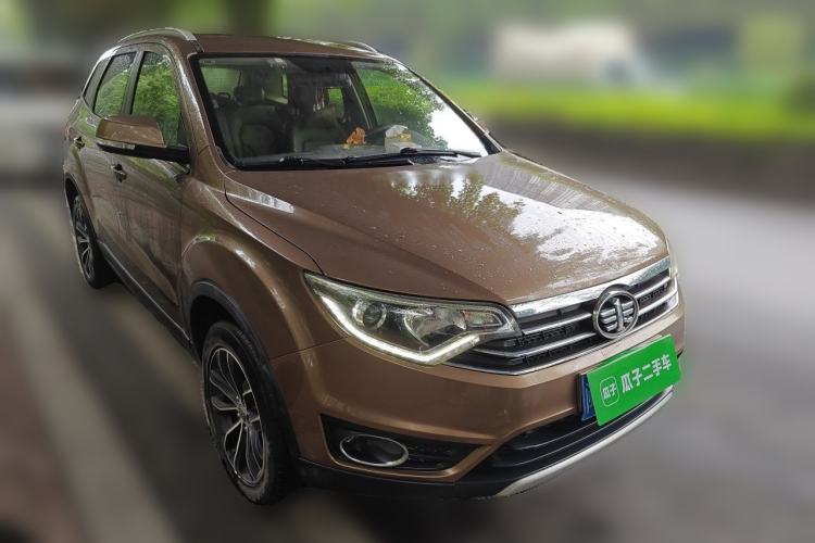 Used FAW Senya R7 2016 1.6L Manual Luxury Model Front Right 45 Deg