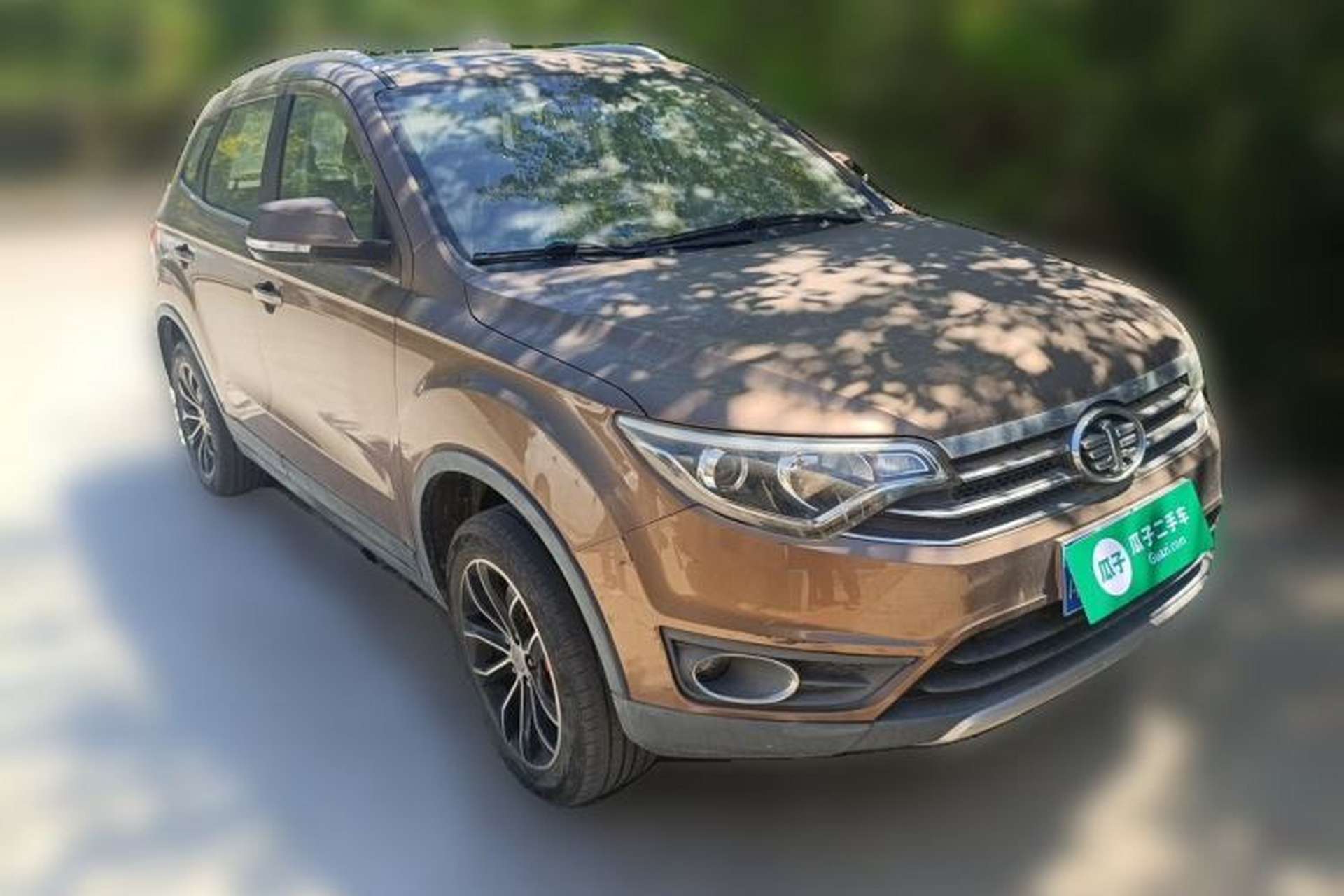 Used FAW Senya R7 2016 1.6L Manual Luxury Model Front Right 45 Deg