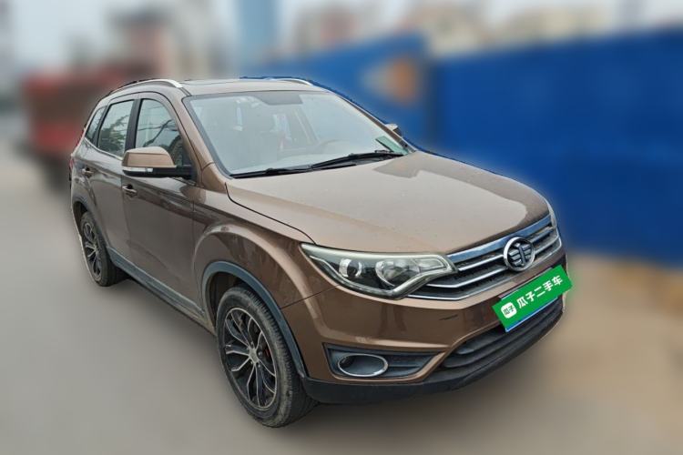 Used FAW Senya R7 2016 1.6L Manual Luxury Model Front Right 45 Deg