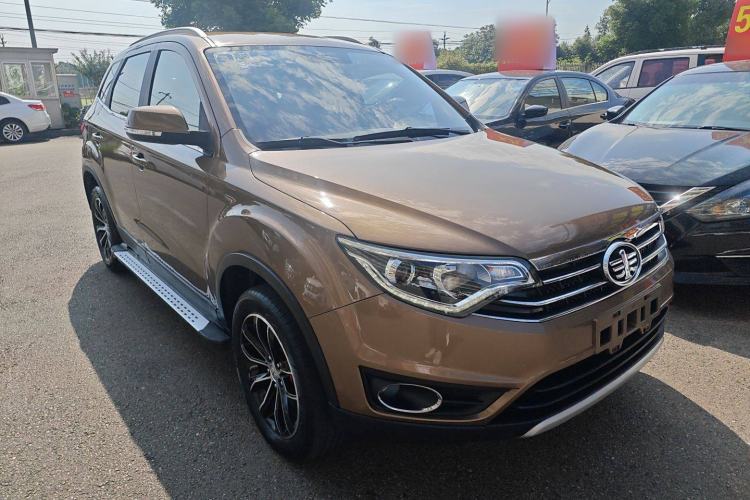 Used FAW Senya R7 2016 1.6L Manual Luxury Model Front Right 45 Deg