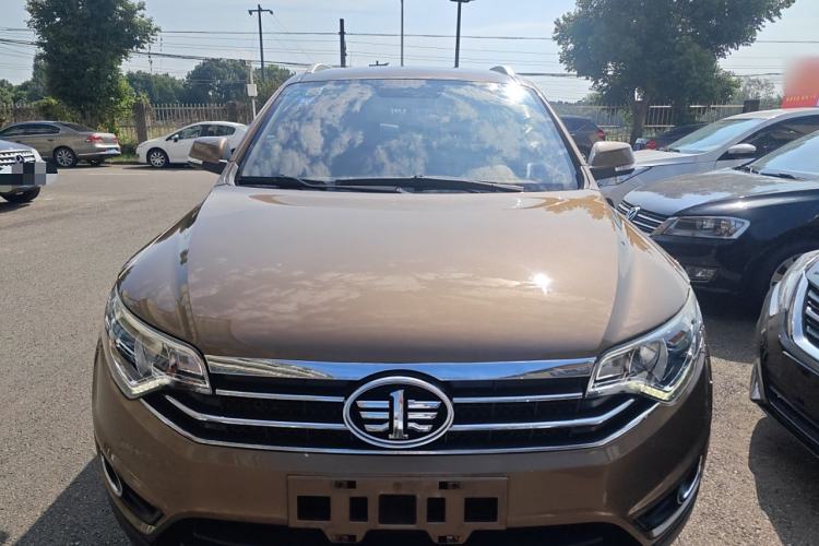 Used FAW Senya R7 2016 1.6L Manual Luxury Model Front