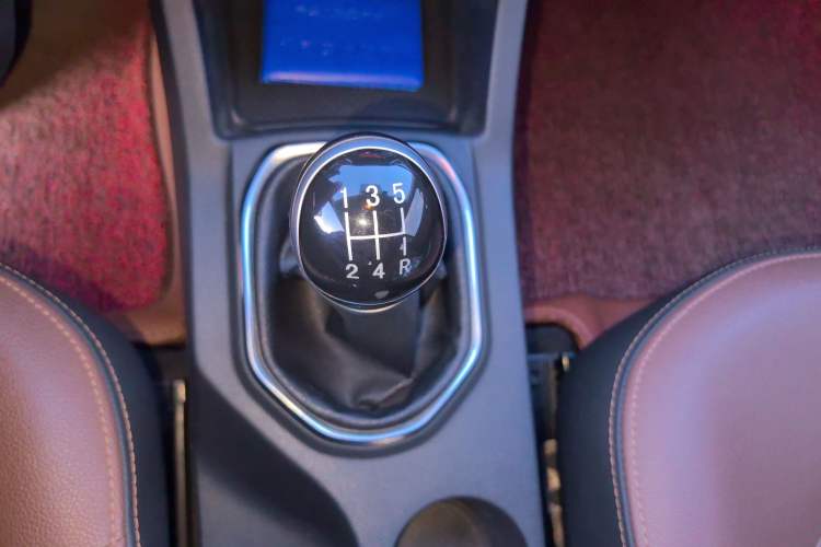 Used FAW Senya R7 2016 1.6L Manual Luxury Model Gear Lever