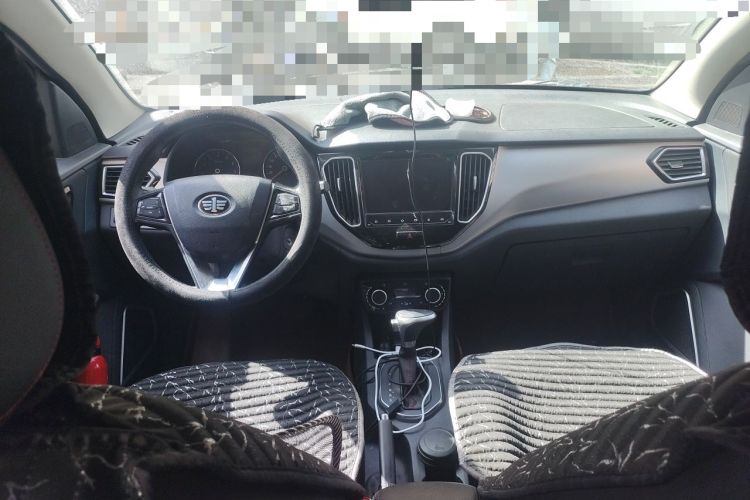 Used FAW Senya R7 2016 1.6L Automatic Luxury Model Interior 2