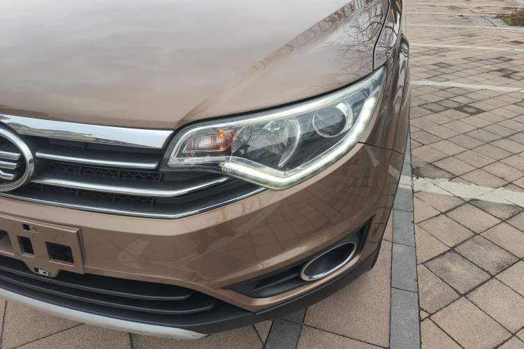 Used FAW Senya R7 2016 1.6L Manual Luxury Model Left Front Headlight