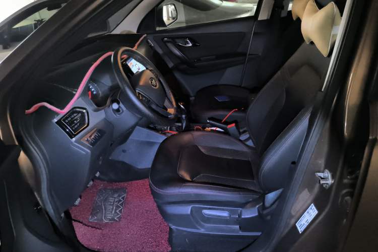 Used FAW Senya R7 2016 1.6L Manual Luxury Model Left Front Seat
