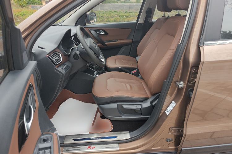 Used FAW Senya R7 2016 1.6L Manual Luxury Model Left Front Seat
