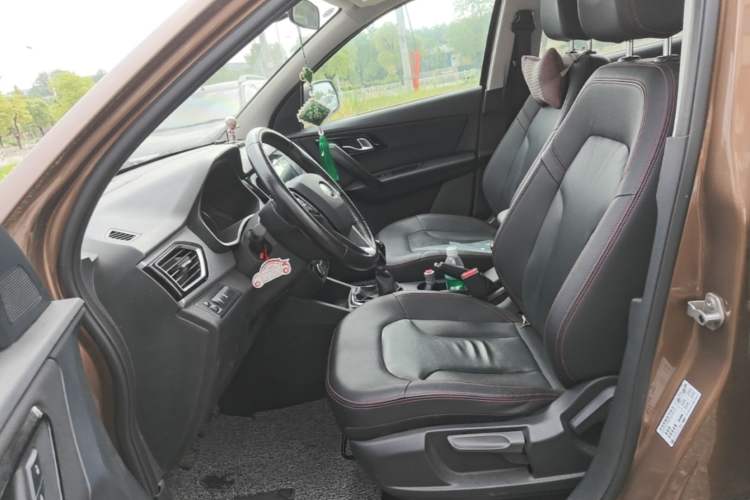 Used FAW Senya R7 2016 1.6L Manual Luxury Model Left Front Seat