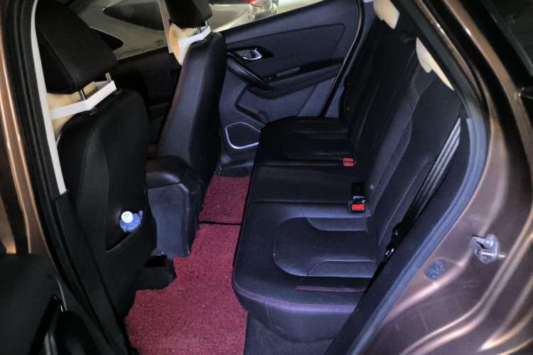 Used FAW Senya R7 2016 1.6L Manual Luxury Model Left Rear Seat
