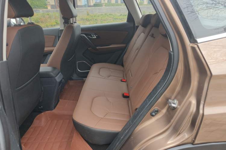Used FAW Senya R7 2016 1.6L Manual Luxury Model Left Rear Seat