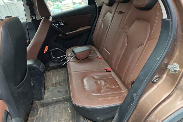 Used FAW Senya R7 2016 1.6L Manual Luxury Model Left Rear Seat