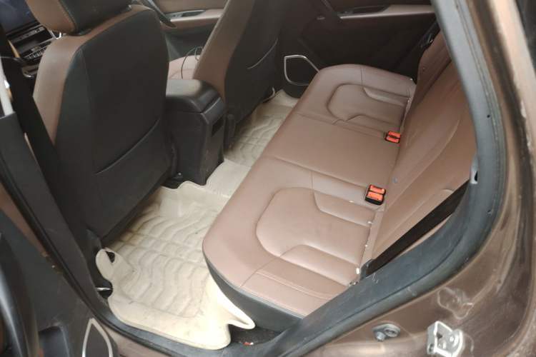 Used FAW Senya R7 2016 1.6L Manual Smart Version Left Rear Seat
