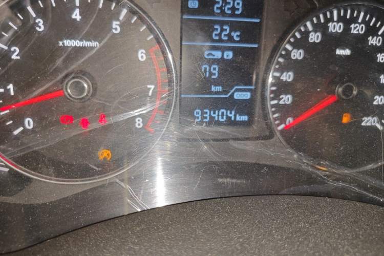 Used FAW Senya R7 2016 1.6L Manual Luxury Model Odometer Close Up