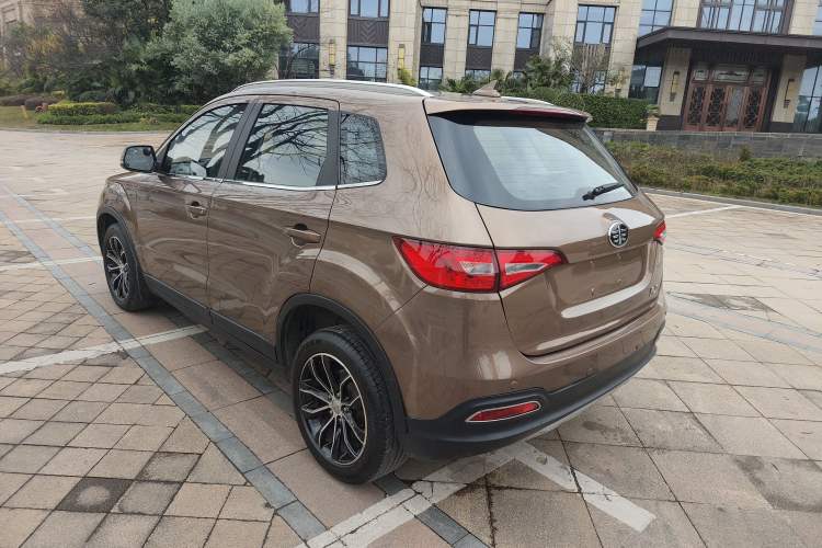 Used FAW Senya R7 2016 1.6L Manual Luxury Model Rear Left 45 Deg