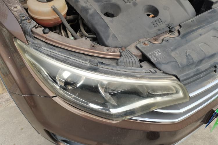 Used FAW Senya R7 2016 1.6L Manual Luxury Model Right Front Headlight