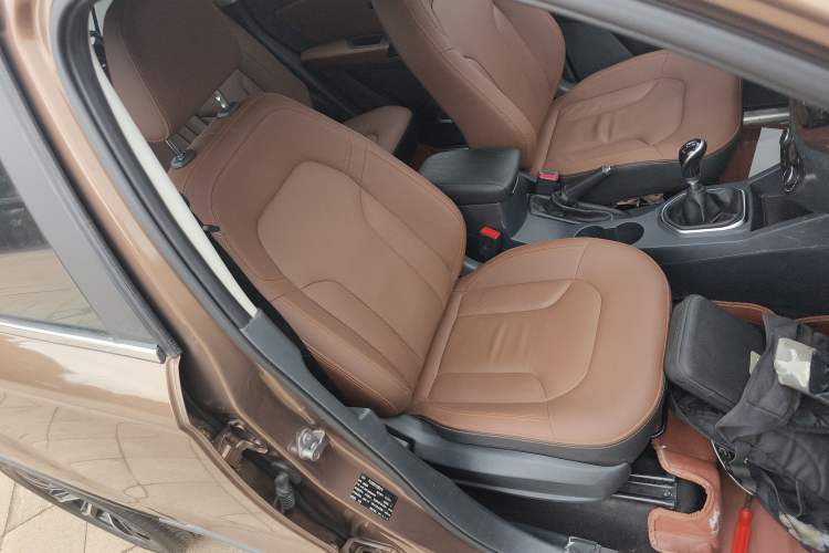 Used FAW Senya R7 2016 1.6L Manual Luxury Model Right Front Seat
