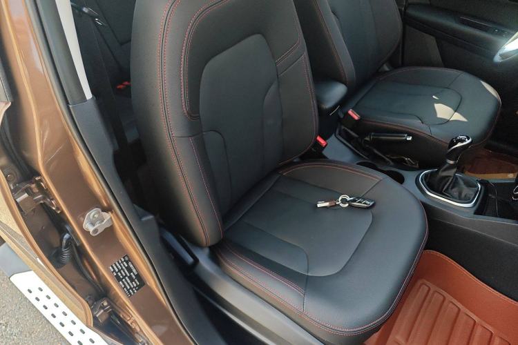 Used FAW Senya R7 2016 1.6L Manual Luxury Model Right Front Seat