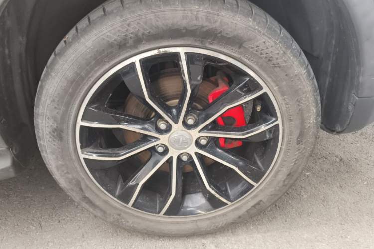 Used FAW Senya R7 2016 1.6L Manual Luxury Model Right Front Wheel Hub