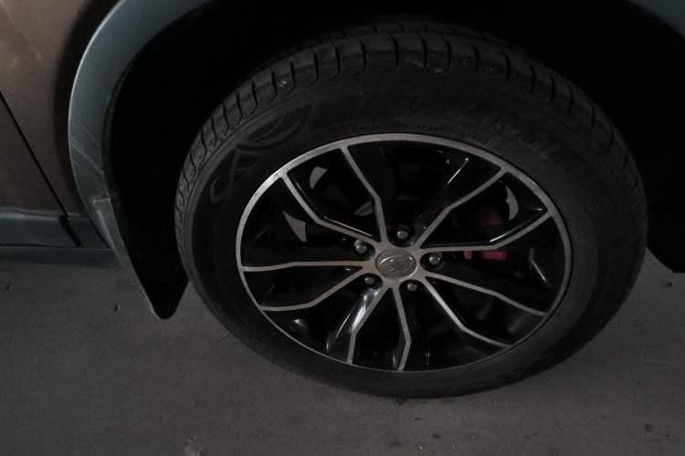 Used FAW Senya R7 2016 1.6L Manual Luxury Model Right Front Wheel Hub