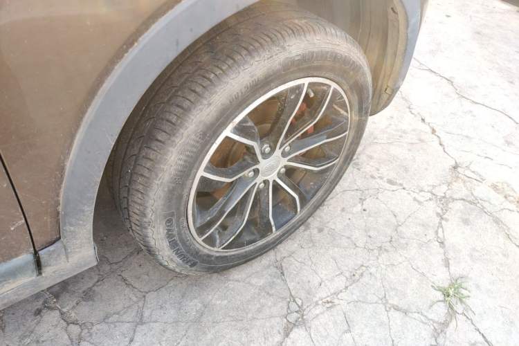 Used FAW Senya R7 2016 1.6L Manual Smart Version Right Front Wheel Hub