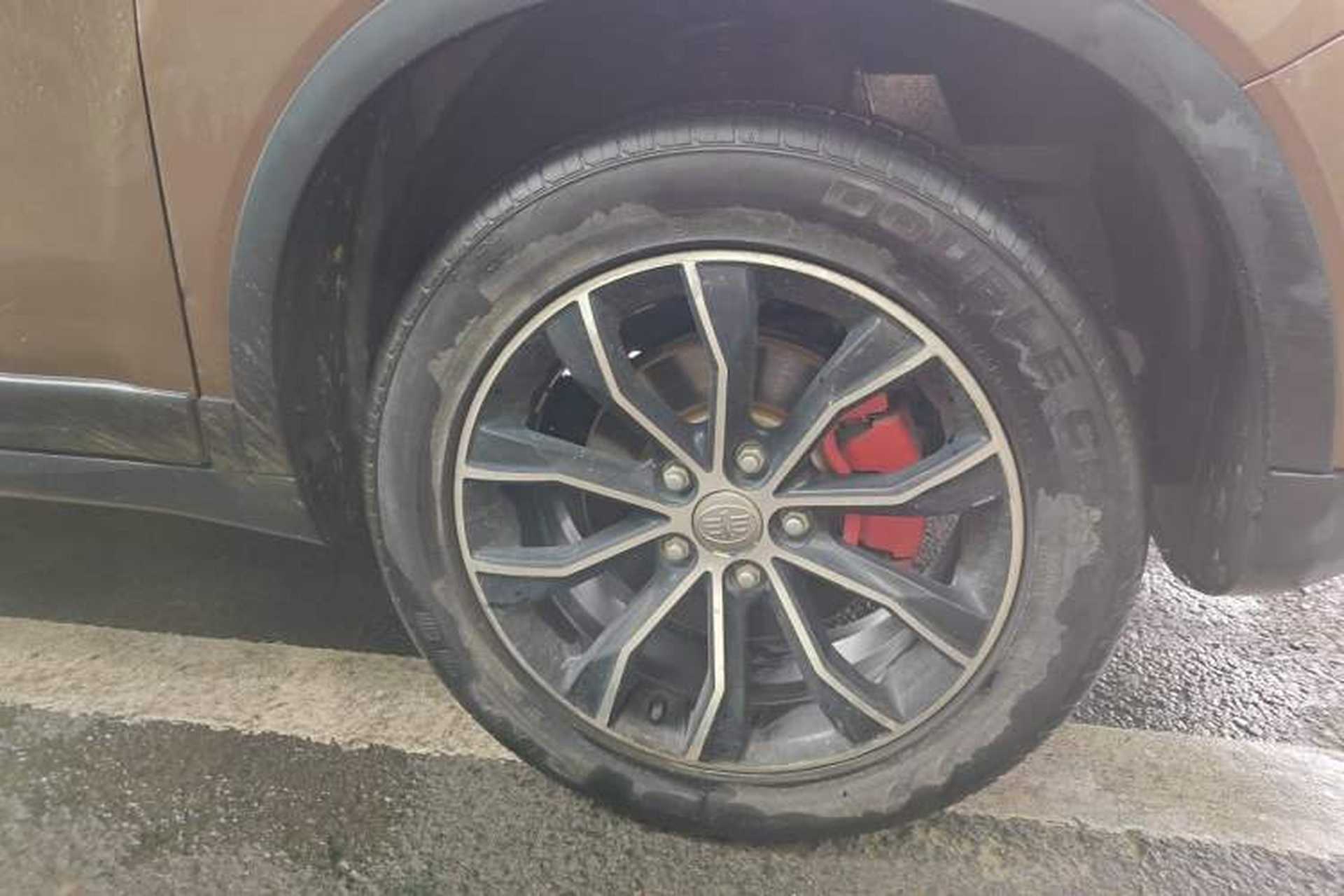 Used FAW Senya R7 2016 1.6L Manual Luxury Model Right Front Wheel Hub