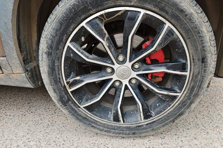 Used FAW Senya R7 2016 1.6L Manual Luxury Model Right Front Wheel Hub