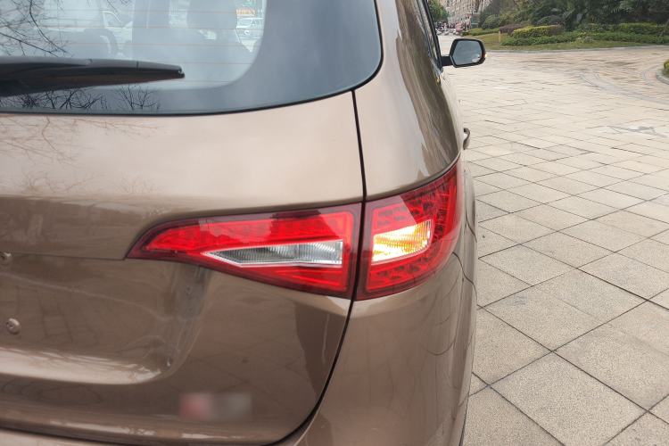 Used FAW Senya R7 2016 1.6L Manual Luxury Model Right Rear Taillight