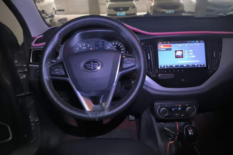 Used FAW Senya R7 2016 1.6L Manual Luxury Model Steering Wheel