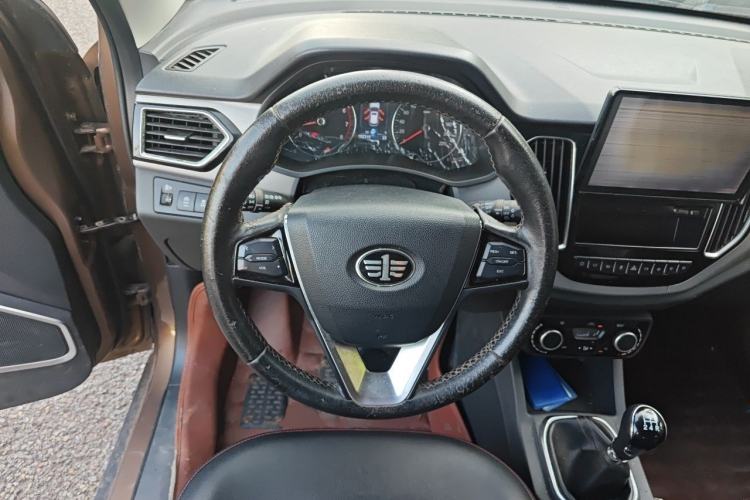 Used FAW Senya R7 2016 1.6L Manual Luxury Model Steering Wheel