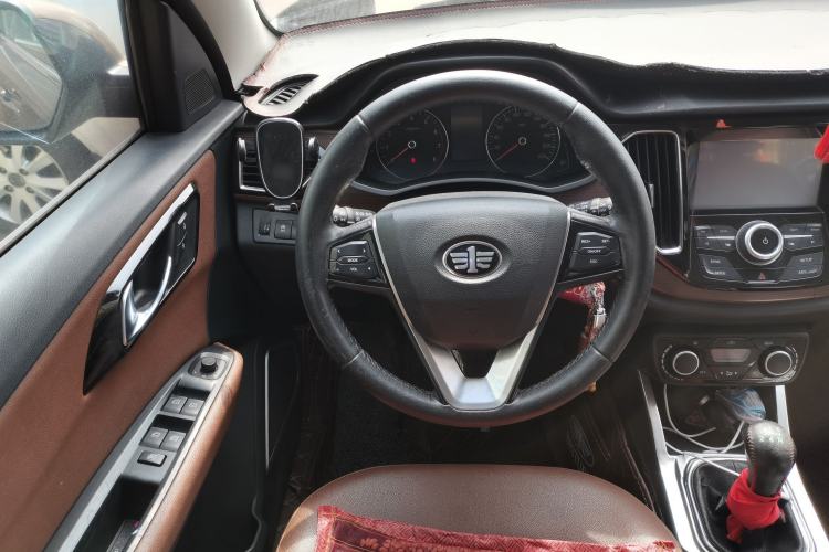 Used FAW Senya R7 2016 1.6L Manual Luxury Model Steering Wheel