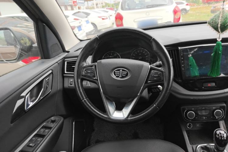 Used FAW Senya R7 2016 1.6L Manual Luxury Model Steering Wheel