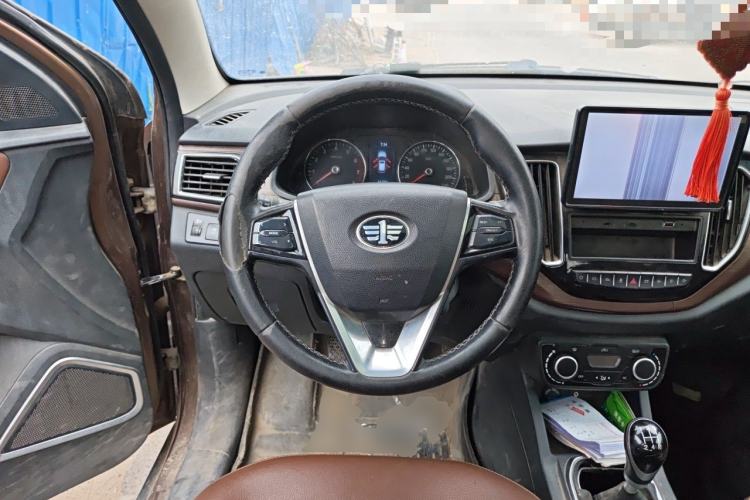 Used FAW Senya R7 2016 1.6L Manual Luxury Model Steering Wheel