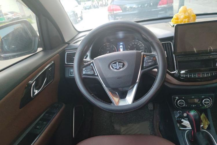 Used FAW Senya R7 2016 1.6L Manual Luxury Version Steering Wheel