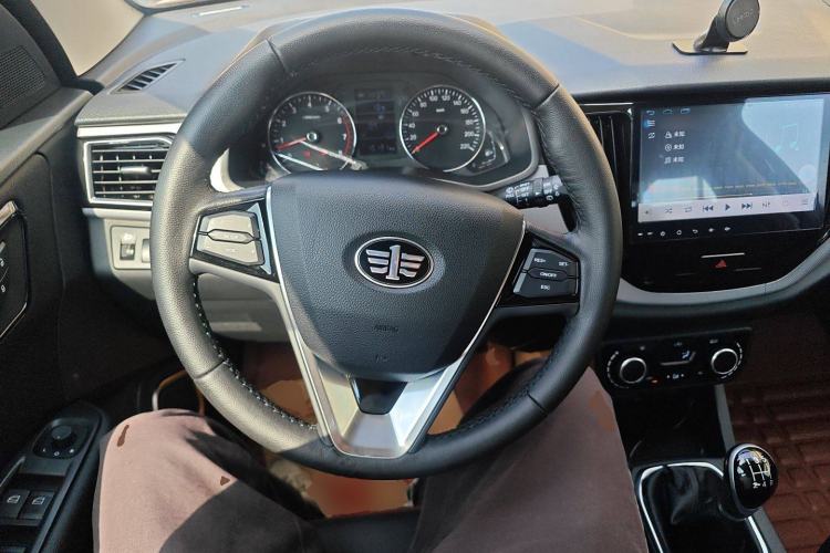 Used FAW Senya R7 2016 1.6L Manual Luxury Model Steering Wheel