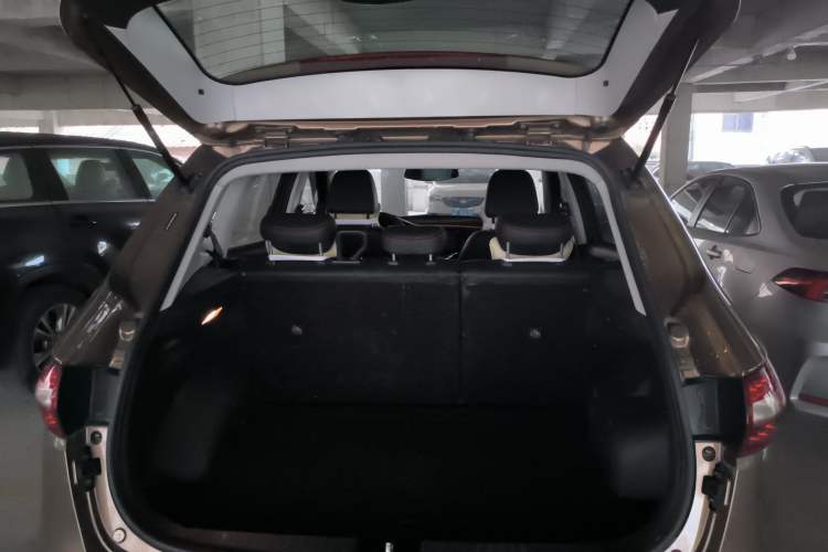 Used FAW Senya R7 2016 1.6L Manual Luxury Model Trunk