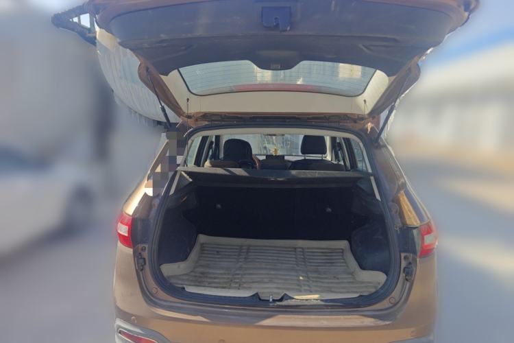 Used FAW Senya R7 2016 1.6L Manual Smart Version Trunk