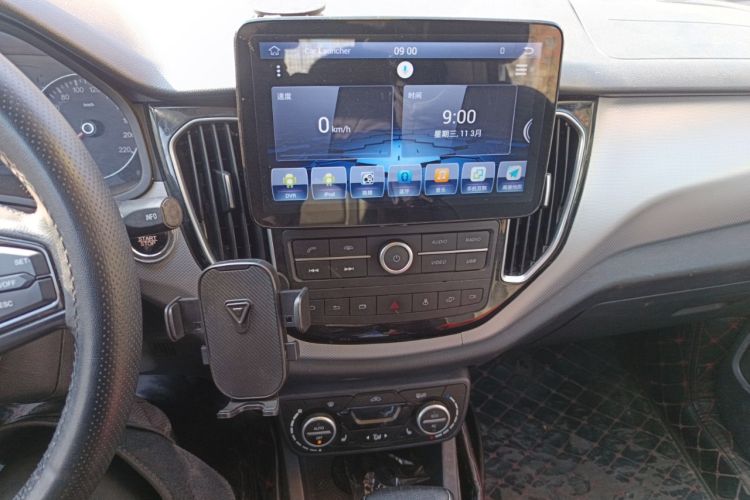 Used FAW Senya R7 2016 1.6L Automatic Prestige Model Audio And AC Panel