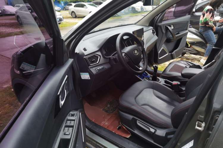 Used FAW Senya R7 2016 1.6L Manual Smart Version Driver Seat