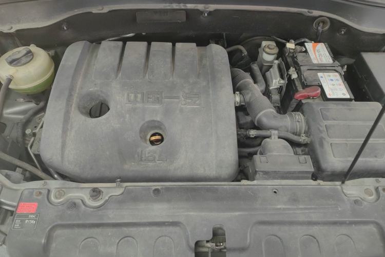 Used FAW Senya R7 2016 1.6L Manual Luxury Model Engine Bay
