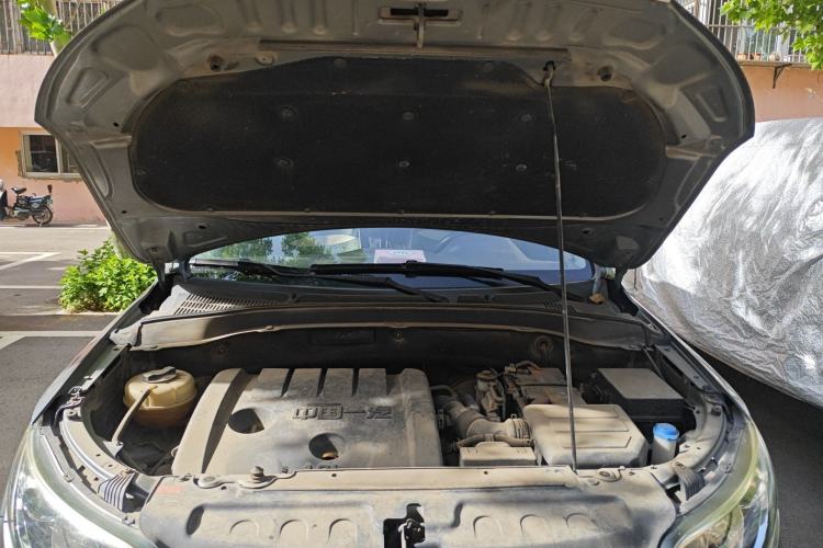 Used FAW Senya R7 2016 1.6L Manual Luxury Model Engine Bay