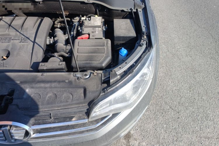Used FAW Senya R7 2016 1.6L Automatic Prestige Model Engine Bay Left