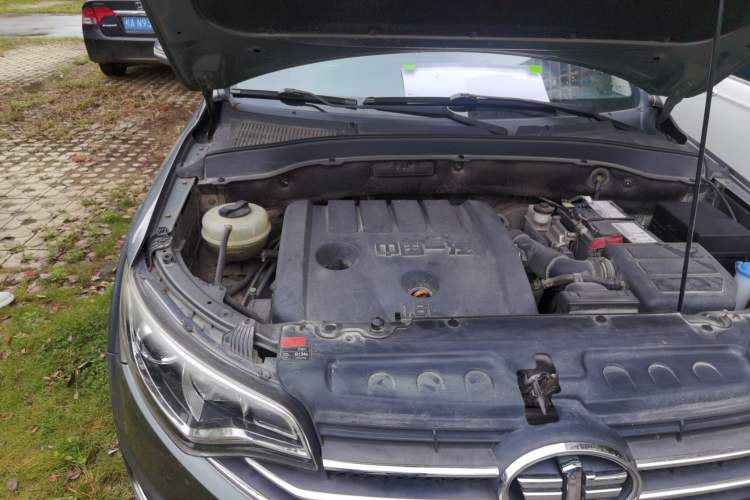 Used FAW Senya R7 2016 1.6L Manual Smart Version Engine Bay Right