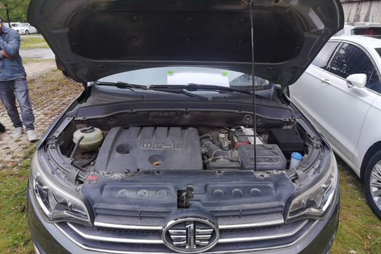 Used FAW Senya R7 2016 1.6L Manual Smart Version Engine Bay
