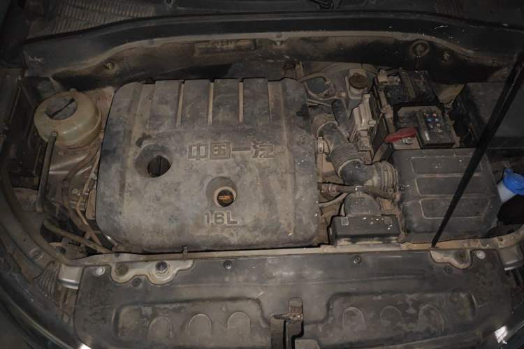Used FAW Senya R7 2016 1.6L Manual Luxury Version Engine Bay